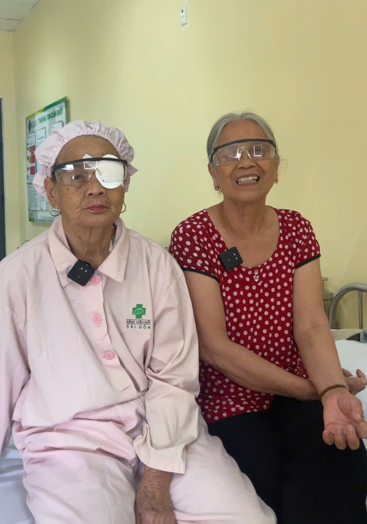 Hành trình hồi sinh đôi mắt của hai cụ bà U80 và U90 ở tuổi xế chiều
